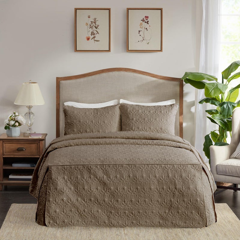 Madison Park Quebec Split Corner Quilted Bedspread Classic Traditional Design All Season, Lightweight, Bedding Set, Matching Shams, Queen, Damask Quilted Khaki 3 Piece - Image 1